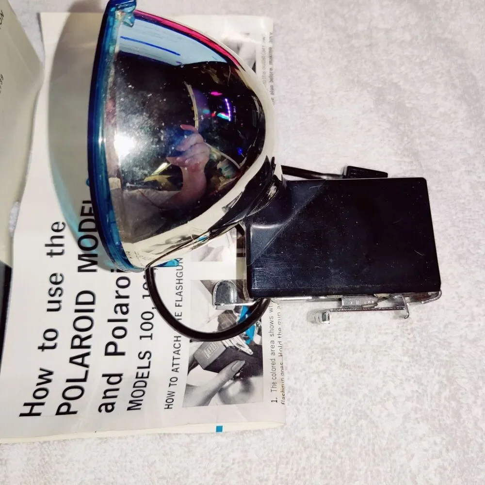 VINTAGE POLAROID FLASHGUN #268 WITH BOX AND MOUNTING POINTS & CLIP